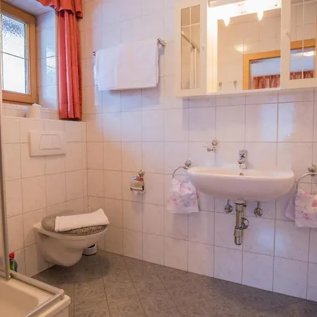 Haus Susanne * Нойштифт-им-Штубайталь